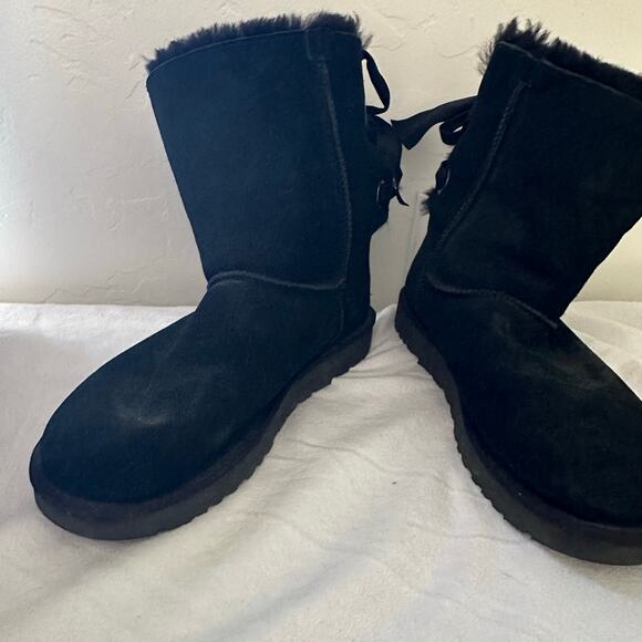 UGG Classic Short Black Boots with Bows Ribbons Sheepskin Lined Boots Womens 12 - Picture 7 of 8